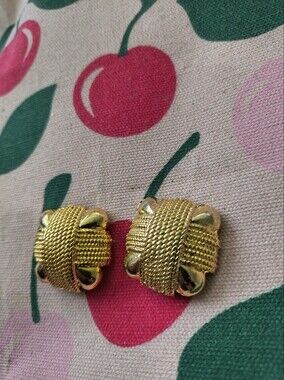 Vintage Bluette Gold Tone Shoe Clips. Made In France. Estate Find.